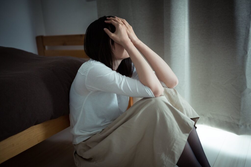 ストレスで限界 仕事に行こうとすると吐き気や涙が出る 頭痛がとまらない症状はなぜ ストレスで限界 仕事に行こうとすると吐き気や涙が出る 頭痛がとまらない症状はなぜ